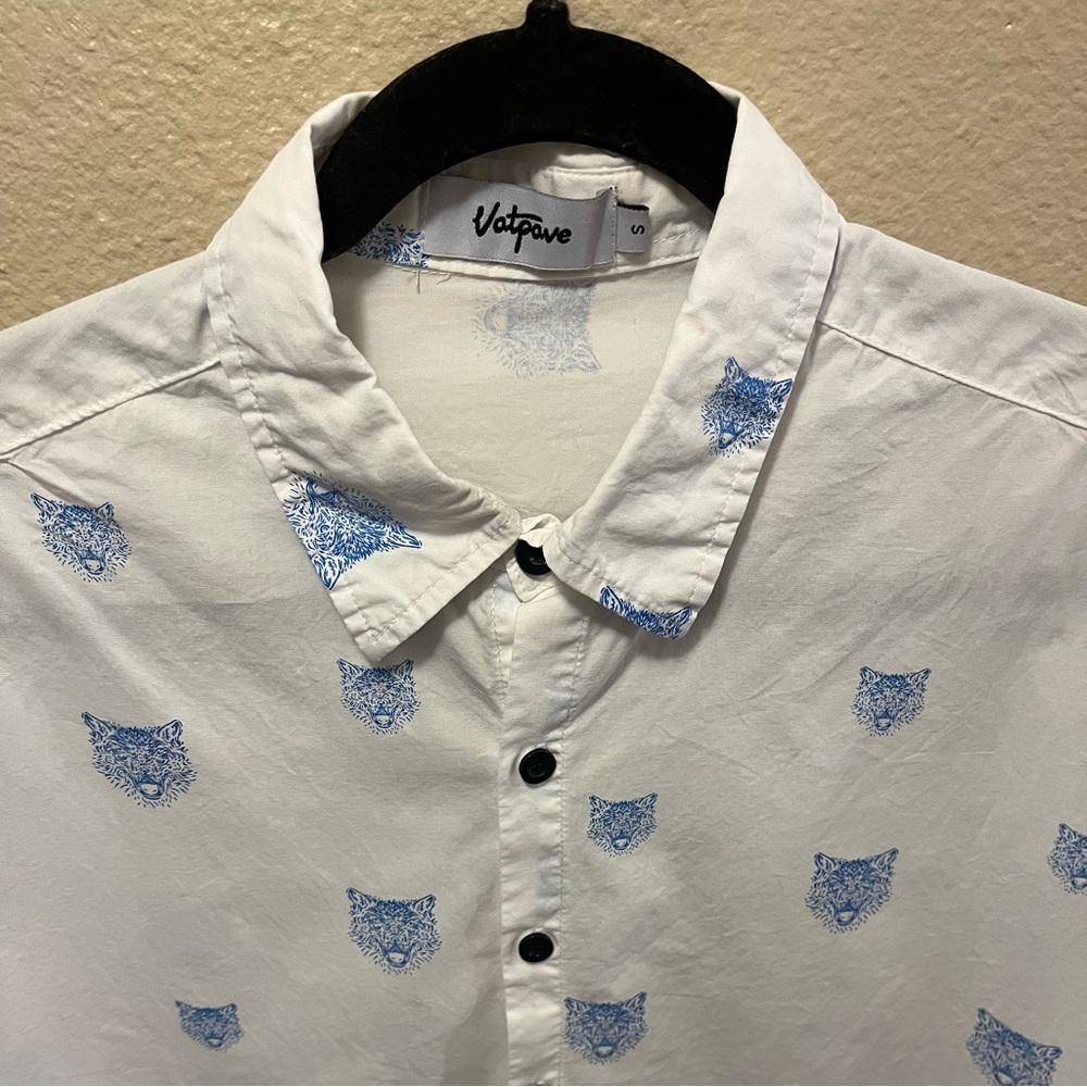 VATPAVE men’s casual white button down short sleeve.